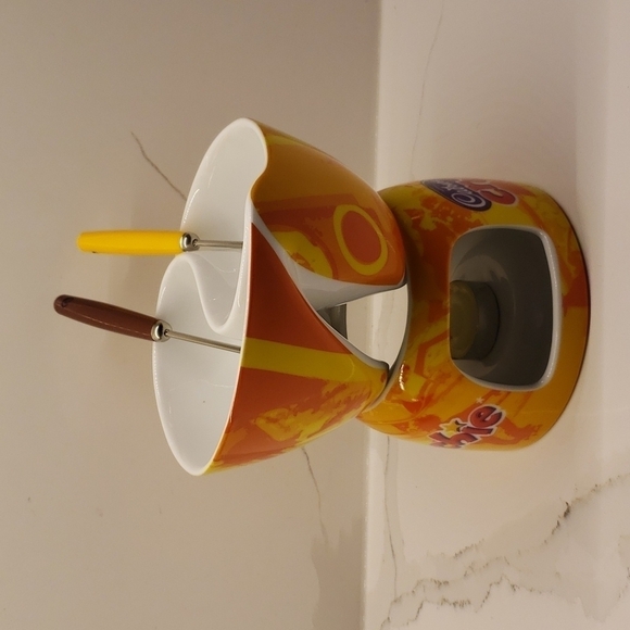 CADBURY CRUNCHIE CERAMIC TWIN FONDUE SET Includes Tealight and two Fond… - Picture 2 of 12